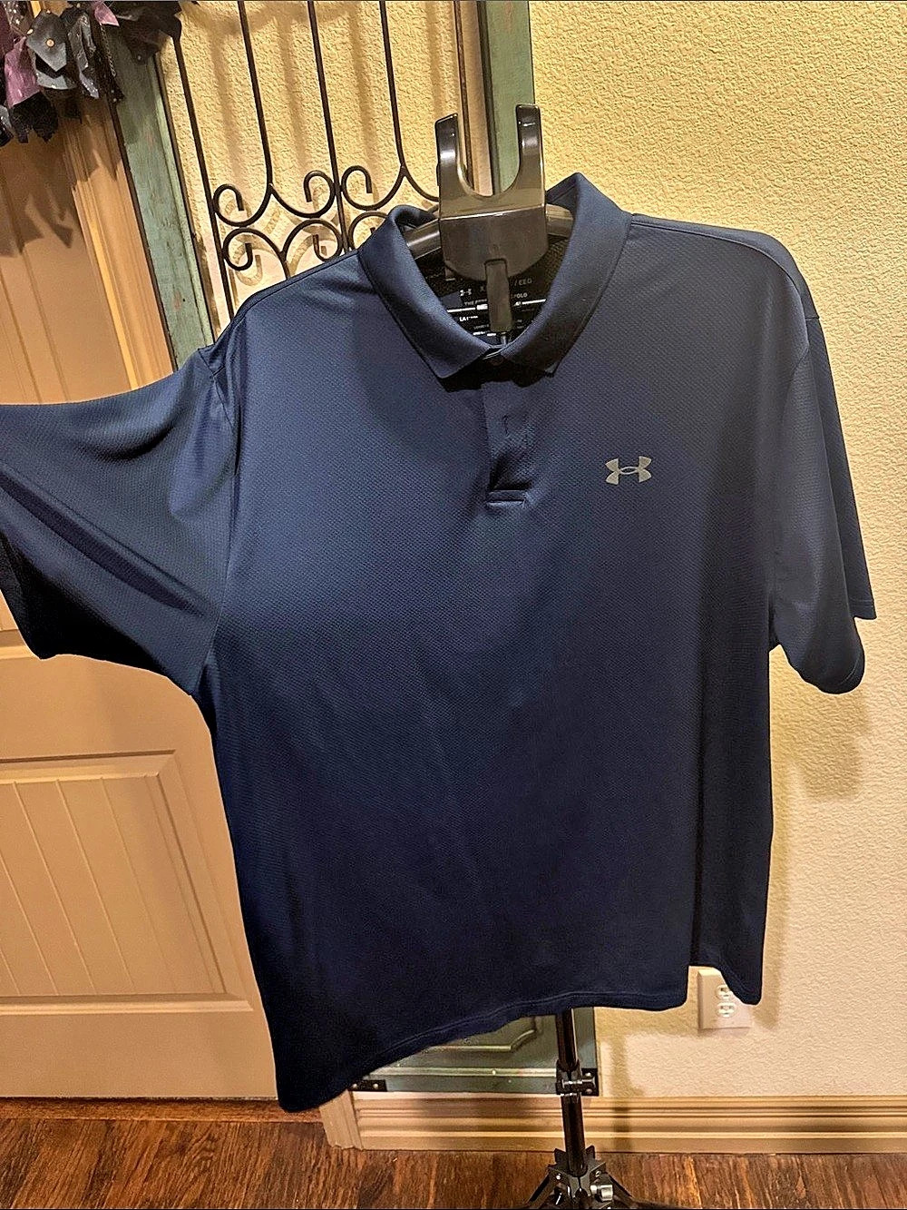 Under Armour Performance Polo in Blue Size XXL Like New